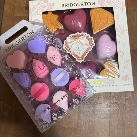 Netflix Bridgerton Lot Teapot Set, Bath Bombs, Make-up Sponges All Brand New - Picture 3 of 15